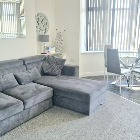 Deluxe Apartments On Mersey One Blackpool Exterior photo